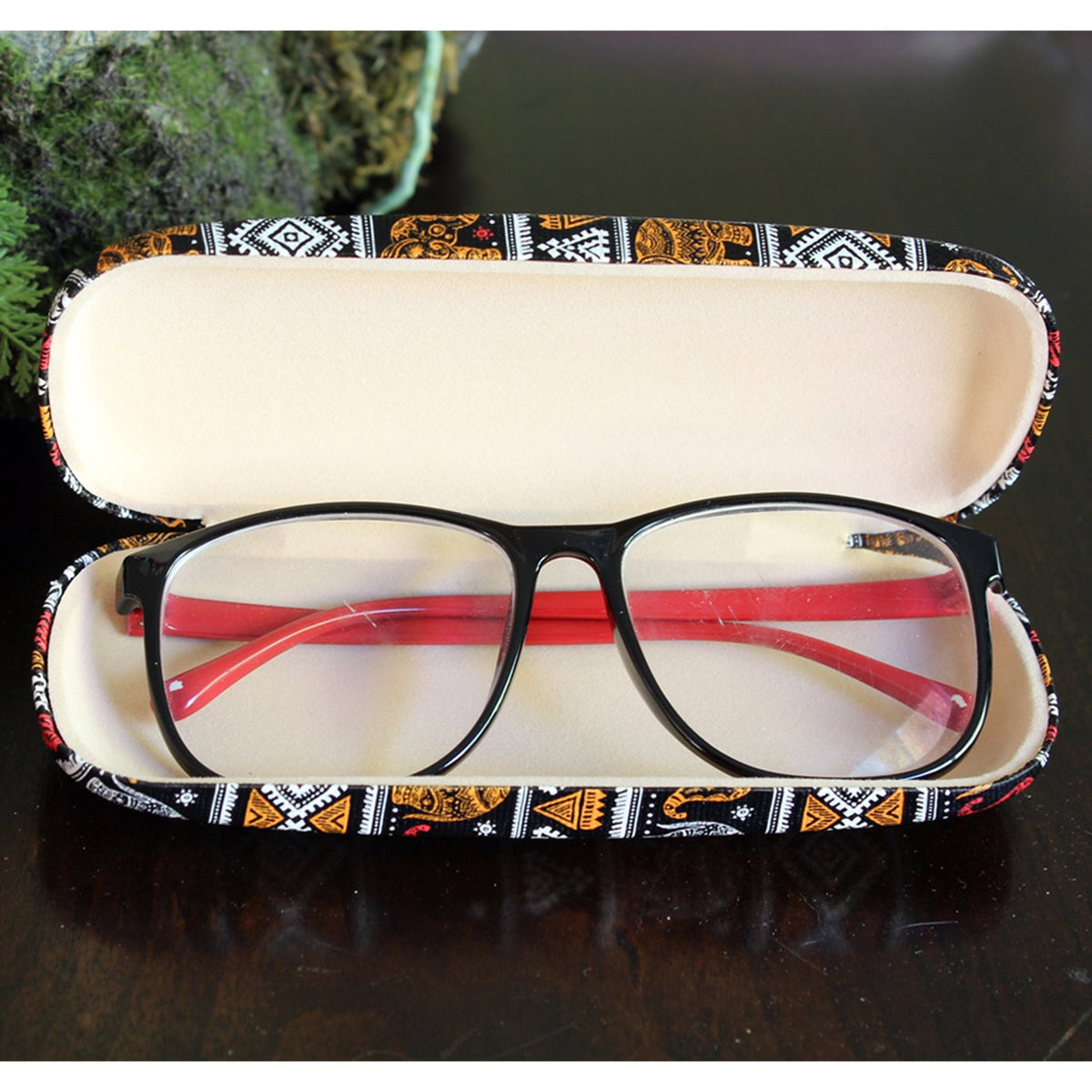 [Eyewear Storage and Display] - Apex International