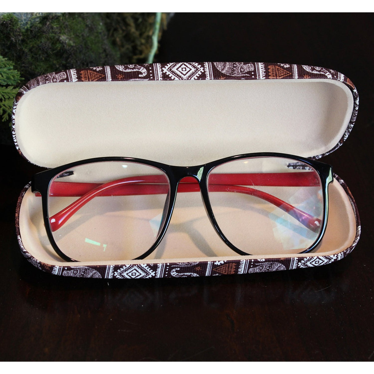 [Eyewear Storage and Display] - Apex International