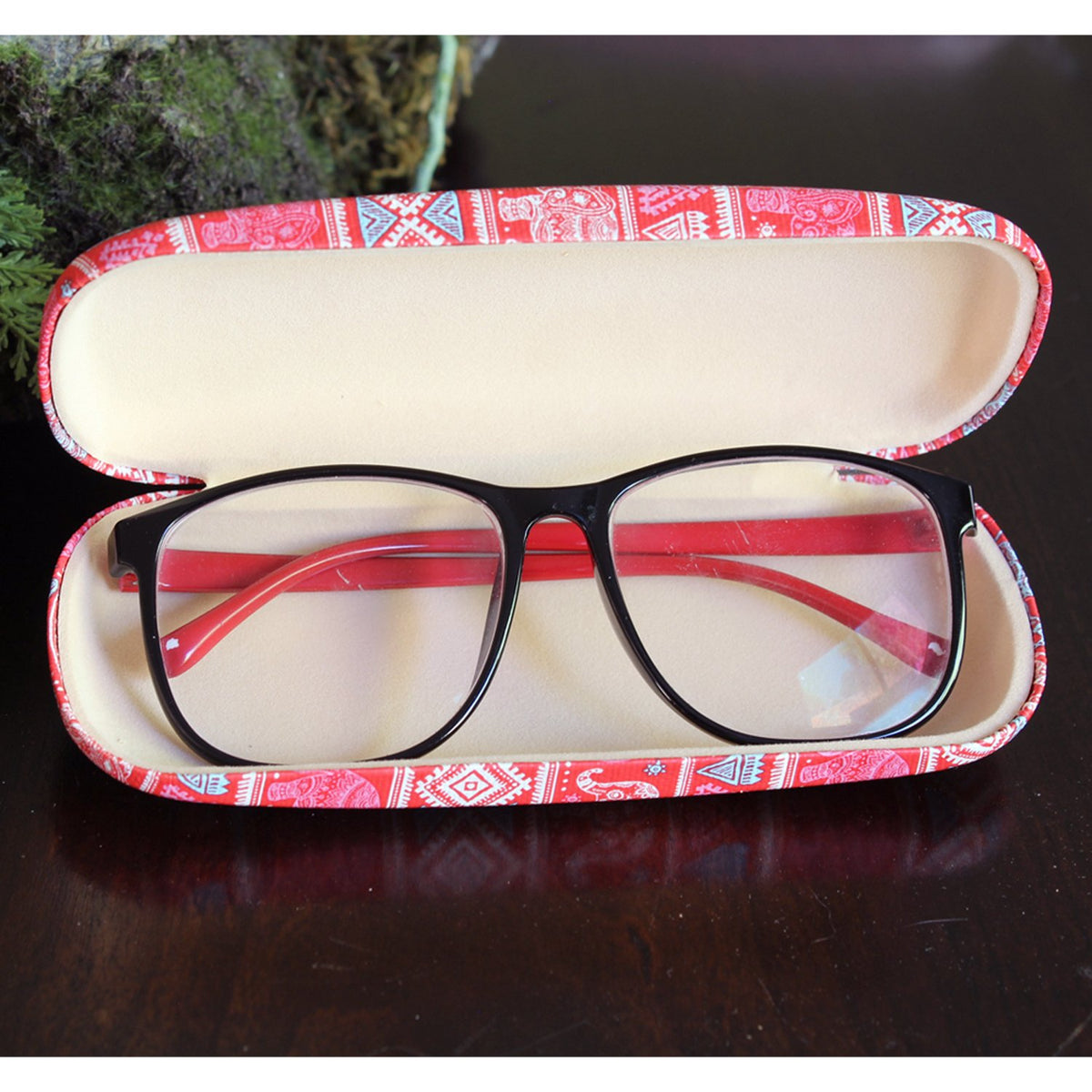 [Eyewear Storage and Display] - Apex International